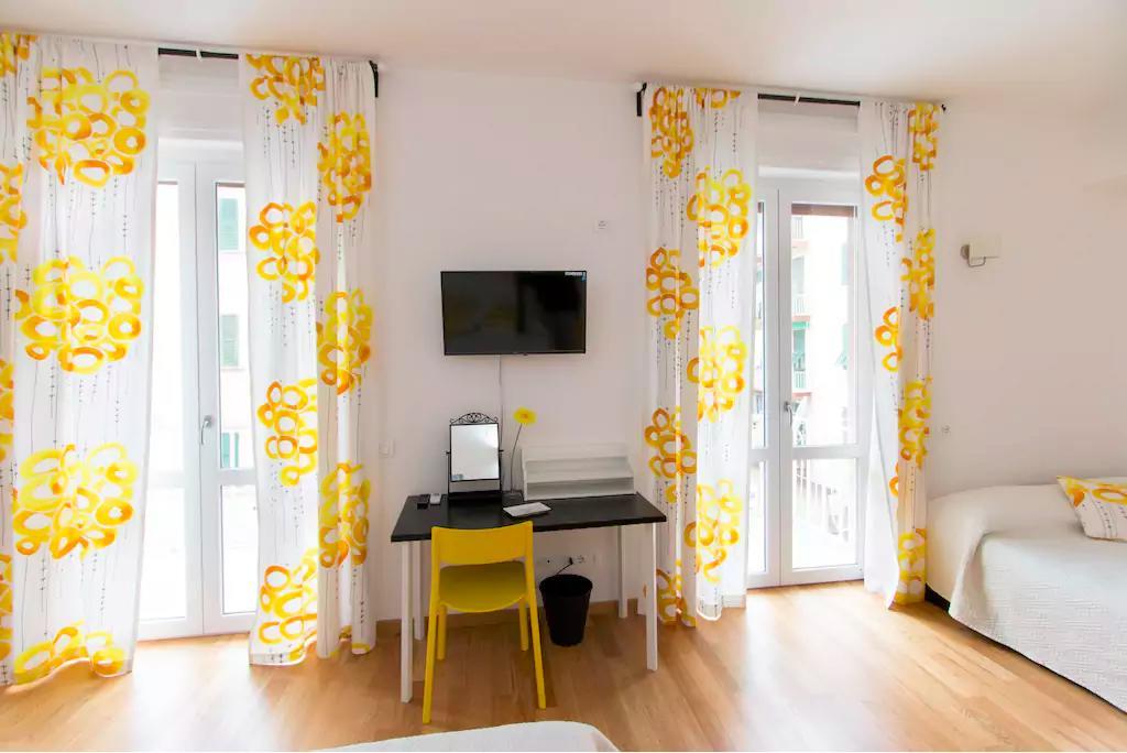 Via Colombo Holiday Rooms ラ・スペツィア エクステリア 写真